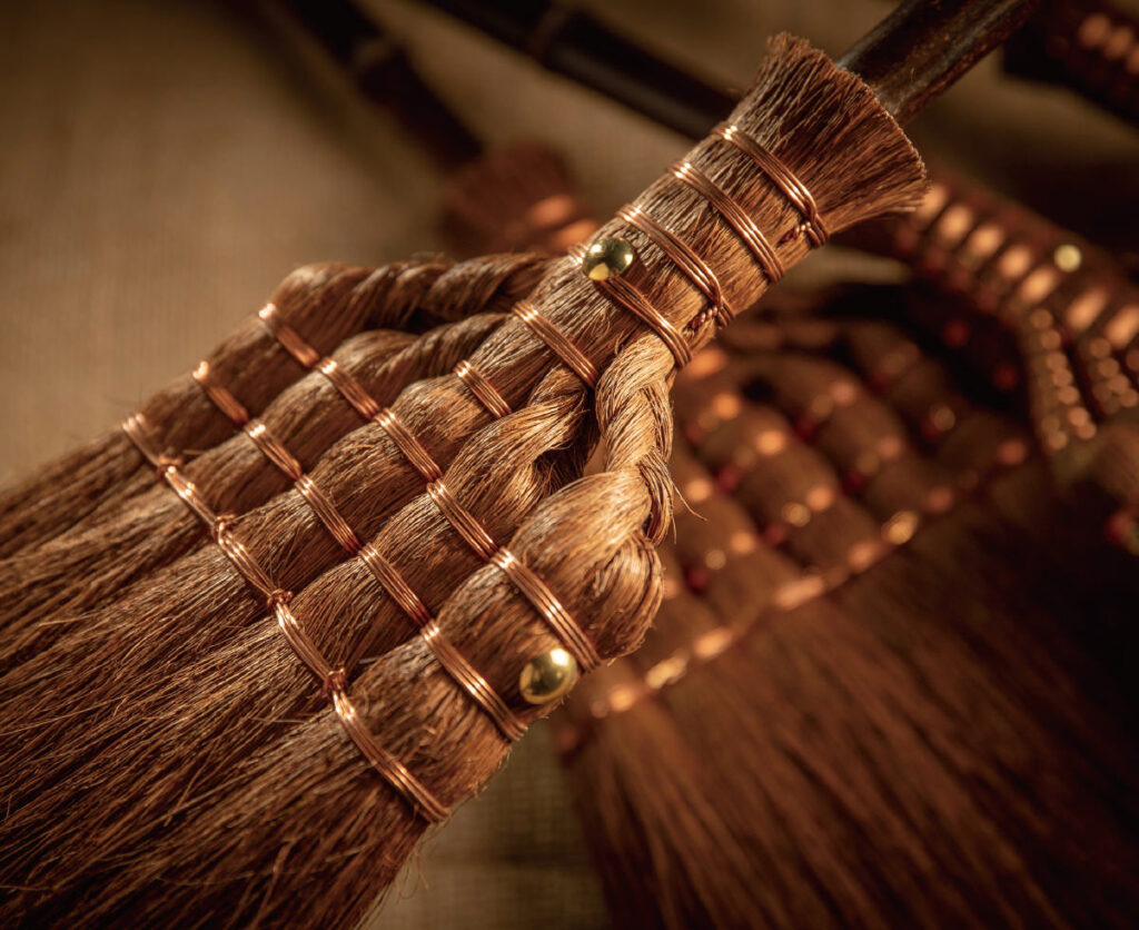 途絶えかけた棕櫚箒を、手しごとで未来へ｜Broom Craft